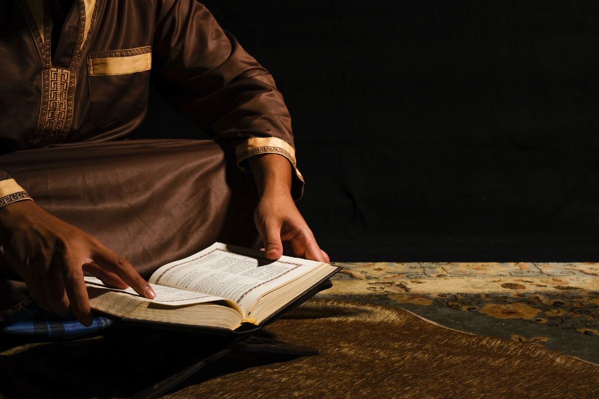 The Manners of Learning the Quran: Respect, Etiquette, and Proper Attire